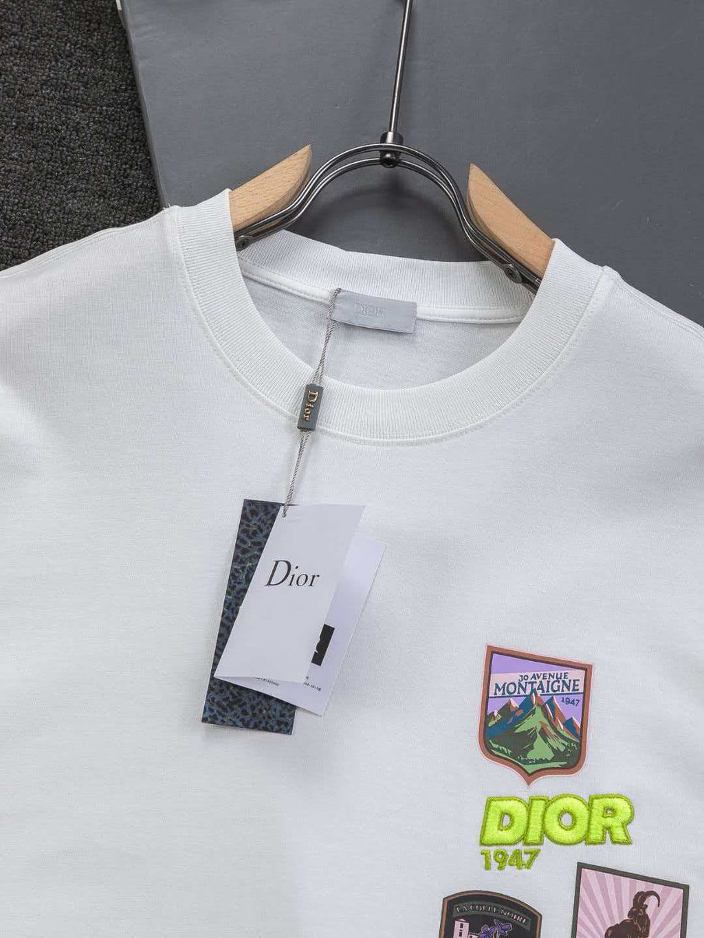 Multi element micro chapter letters 🪡 Embroidered logo pattern, heavy craftsmanship, unisex short sleeved t-shirt