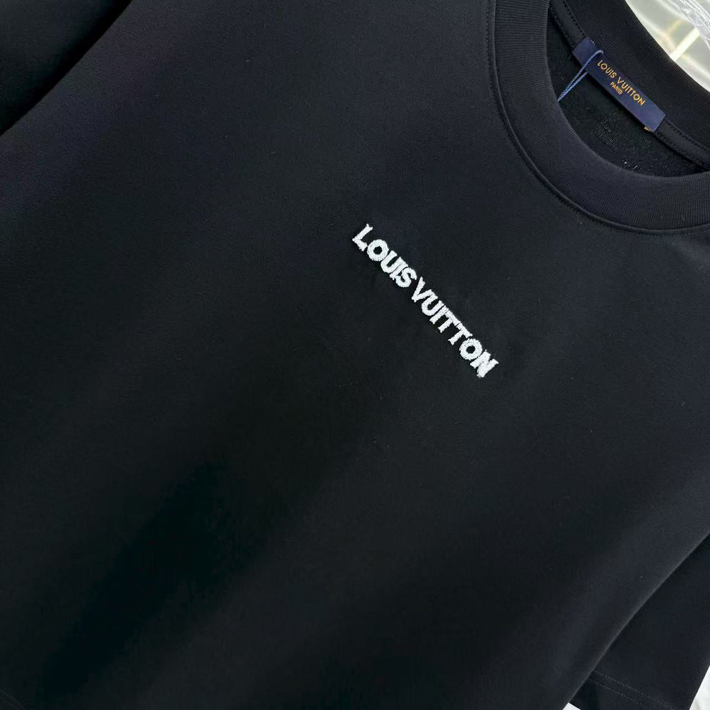 New round neck short sleeved T-shirt