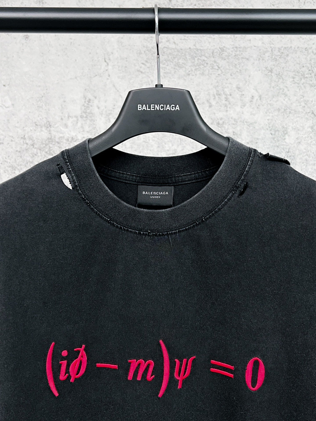 Embroidered and washed to make old short sleeved T-shirt