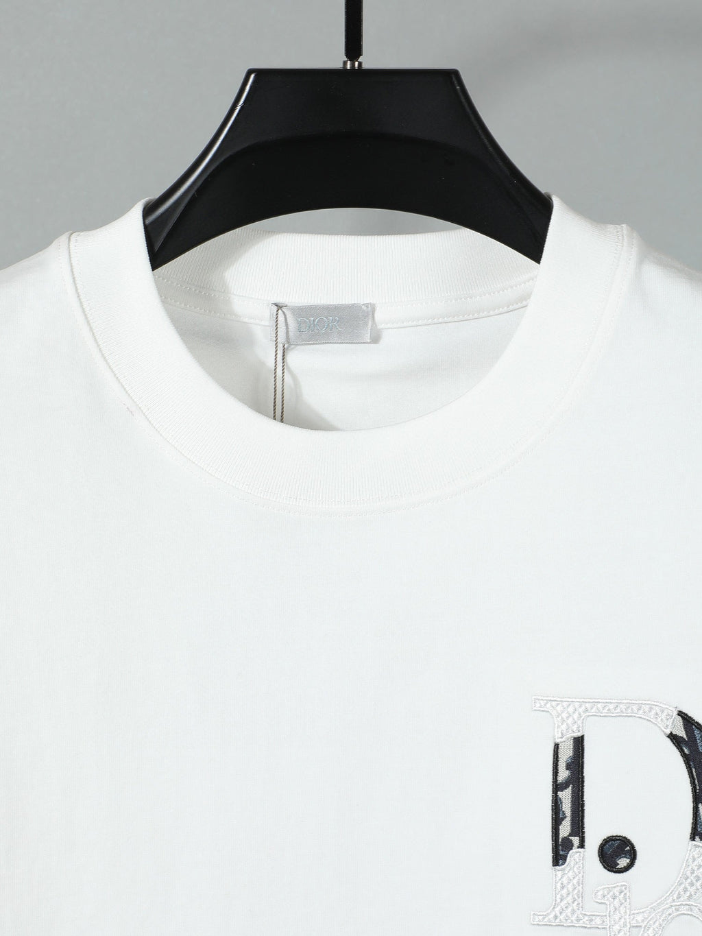 Chest letters 🪡 Embroidery+Simplified Letter Large Logo T-shirt at the Back