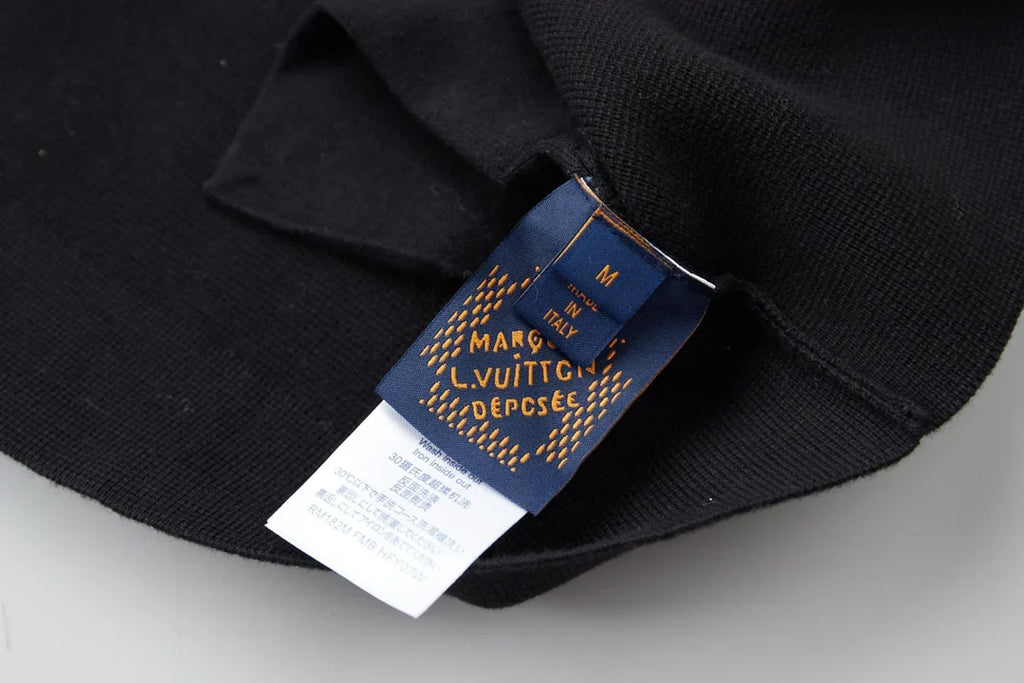 Knitted zipper jacket with grid collar and letter stickers
