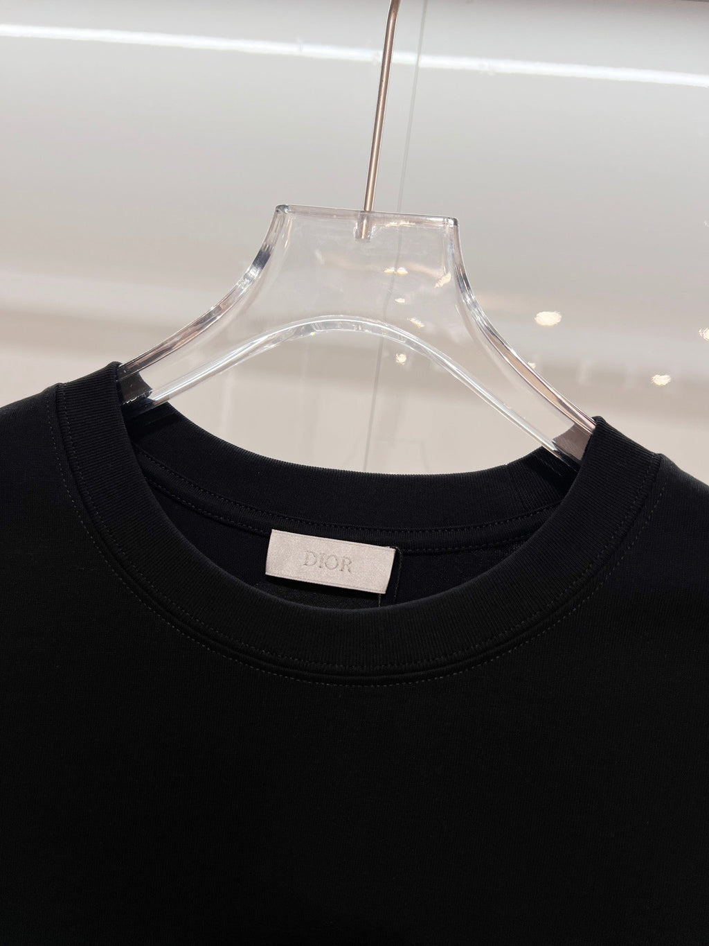 Embroidered bee letter short sleeved shirt