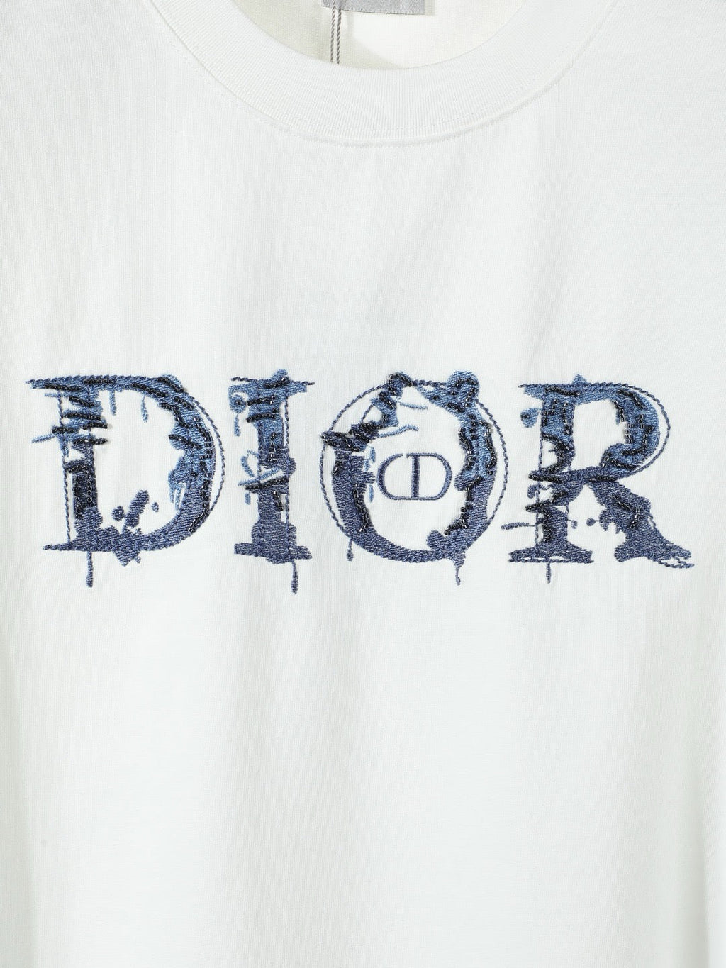 Embroidered T-shirt with floral letter stickers on the chest