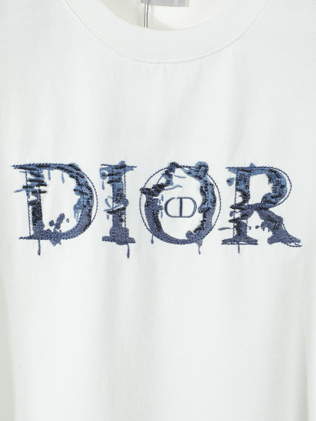Embroidered T-shirt with floral letter stickers on the chest
