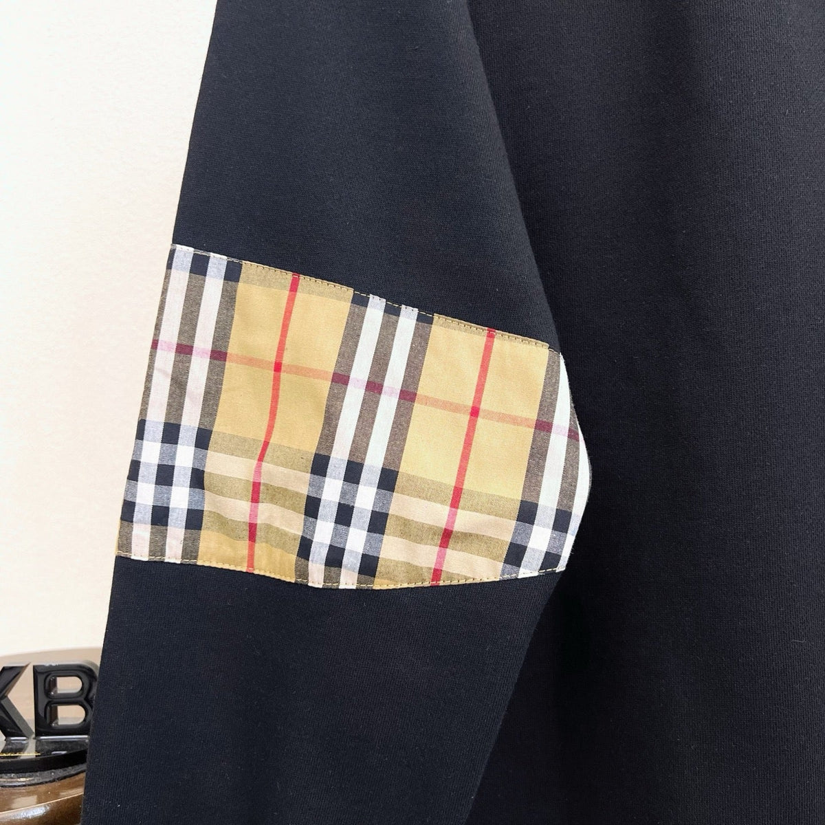 Embroidered letter arm plaid patchwork round neck hoodie