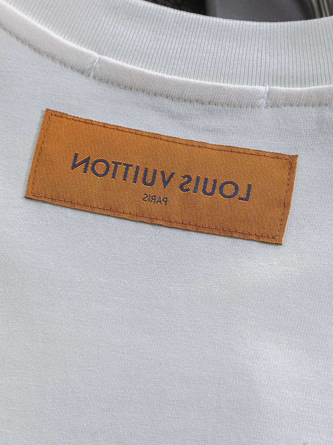 Mushroom on the chest 🍄 inlaid 🪡 Embroidered logo round neck short sleeved T-shirt