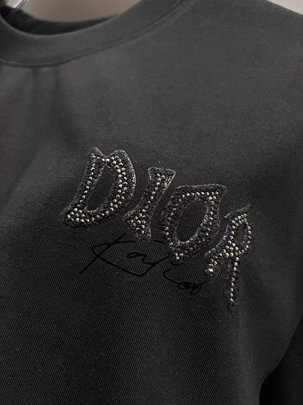 New letter sticker short sleeved shirt