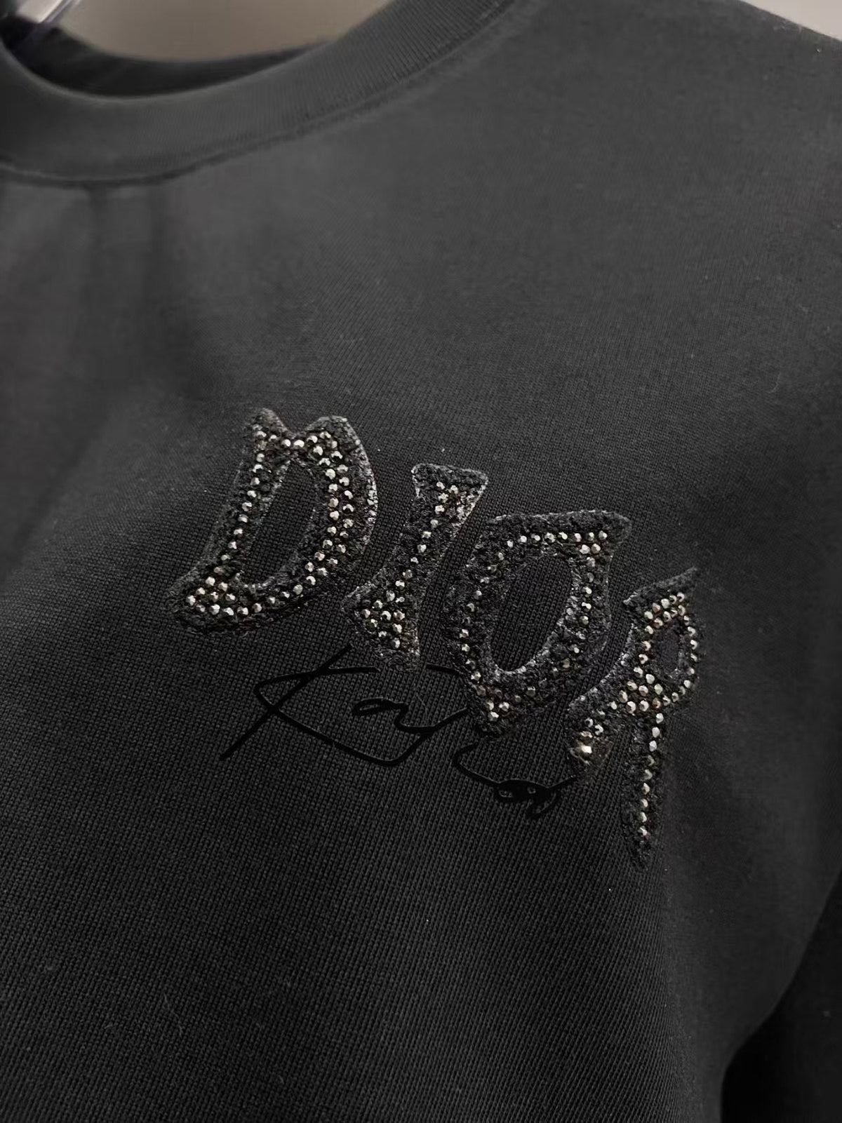 New letter sticker short sleeved shirt