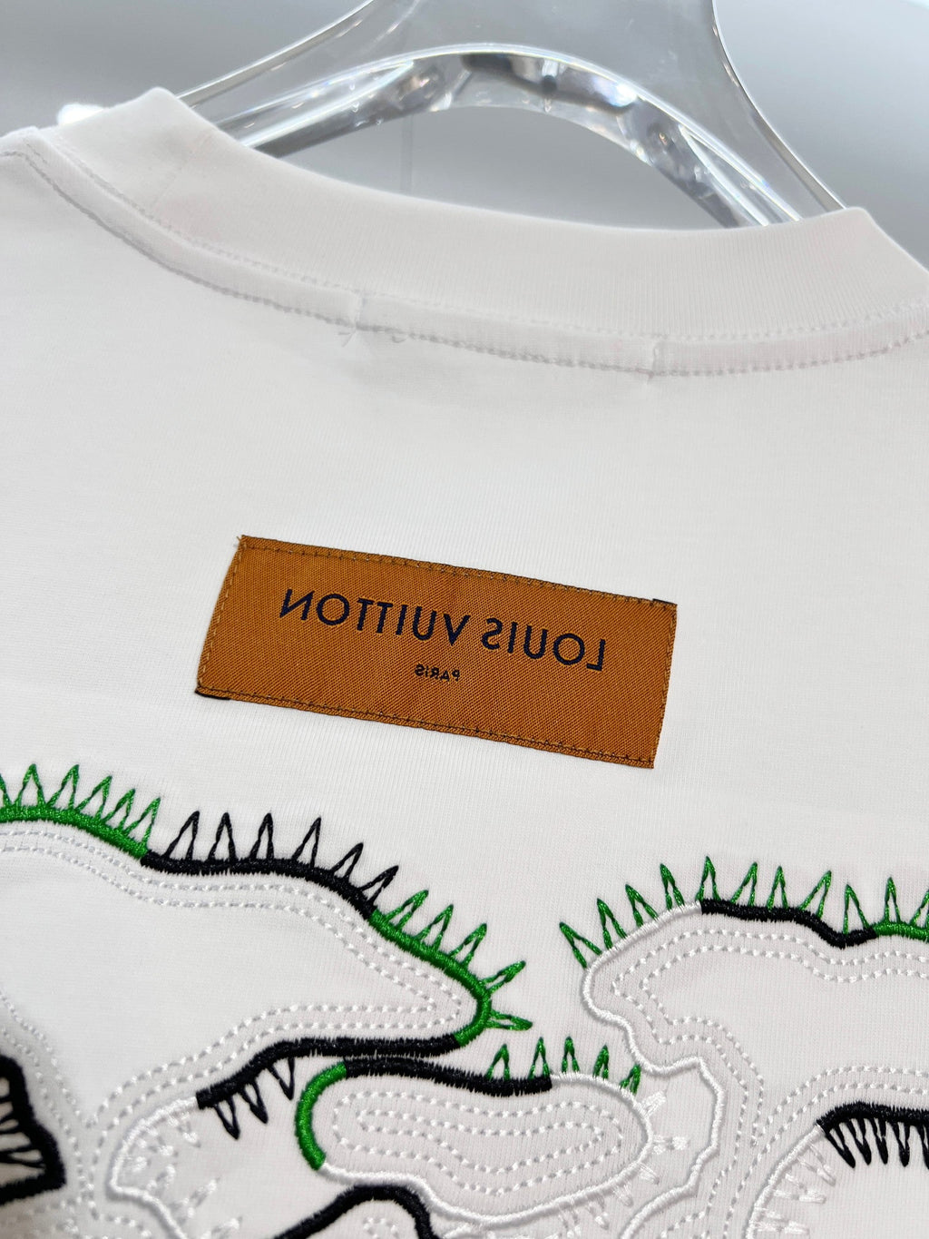 Front and back color blocked embroidered T-shirt with ten thousand stitches