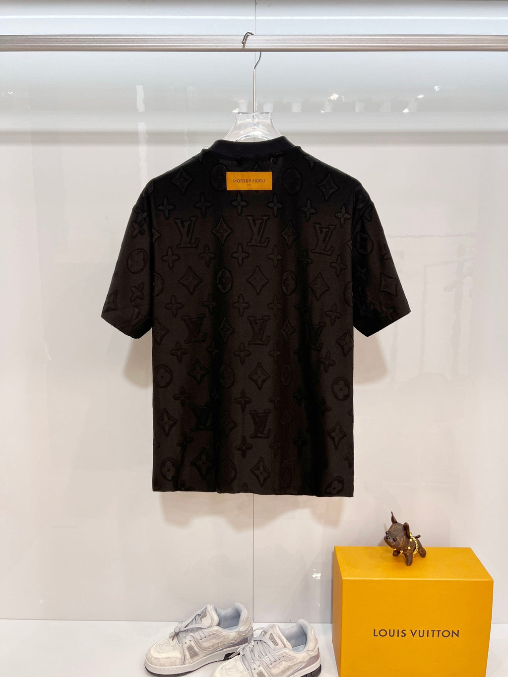 Dark patterned jacquard short sleeved t-shirt