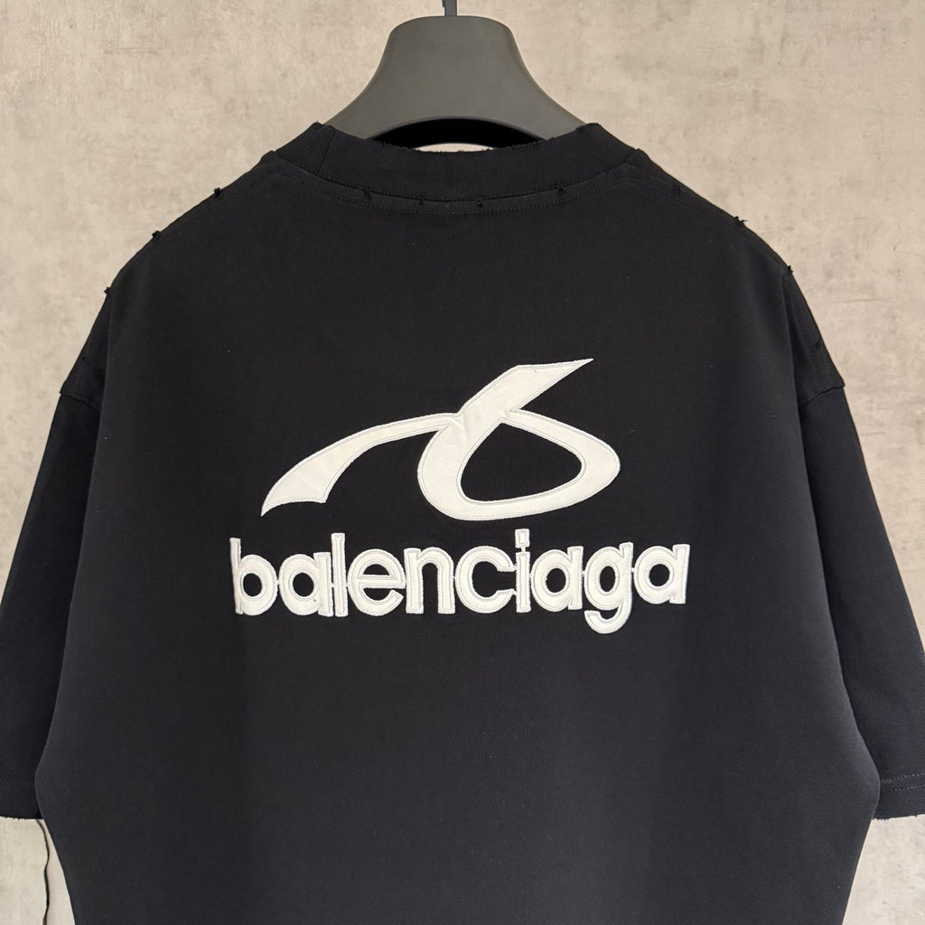 Embroidered short sleeved T-shirt