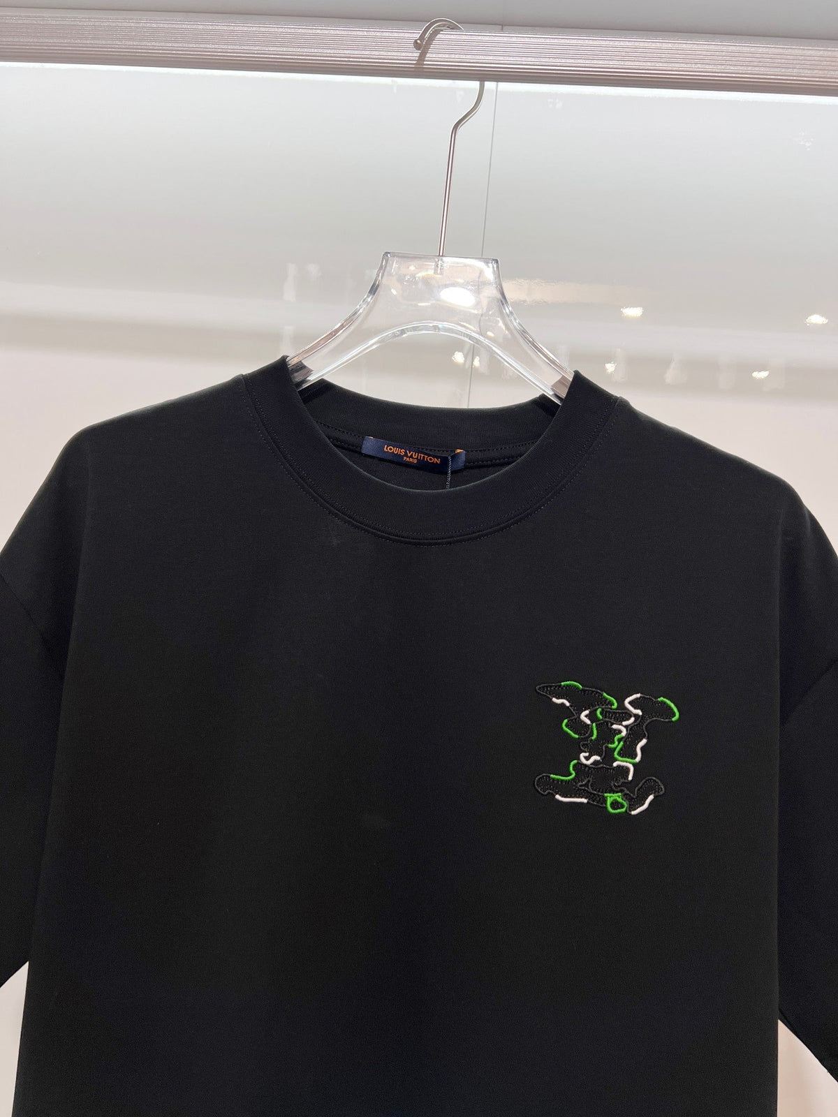 Front and back color blocked embroidered T-shirt with ten thousand stitches