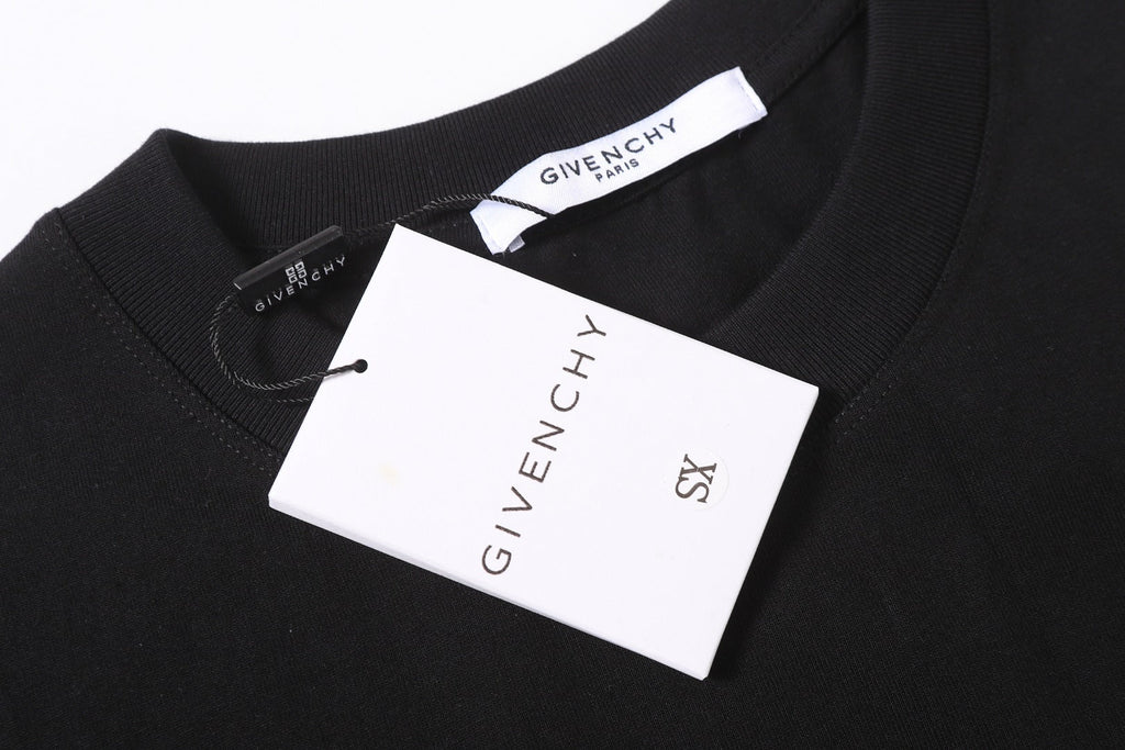 Fashionable classic round neck short sleeved shirt