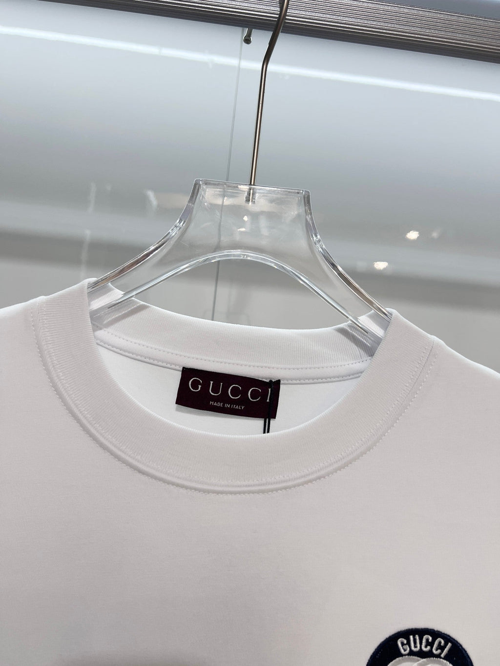 New interlocking embroidered short sleeves