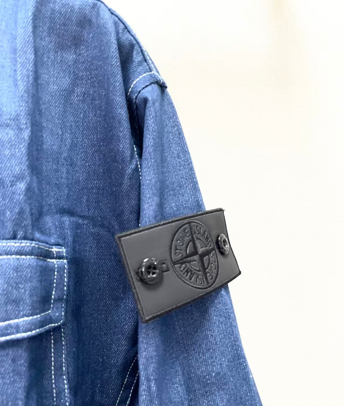Denim color changing badge jacket