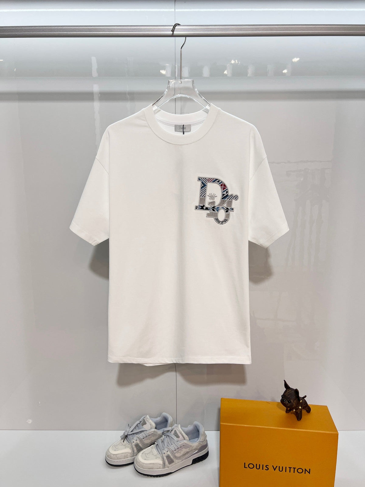 New Color blocked Ten Thousand Needle Embroidered Bee Letter Short Sleeve