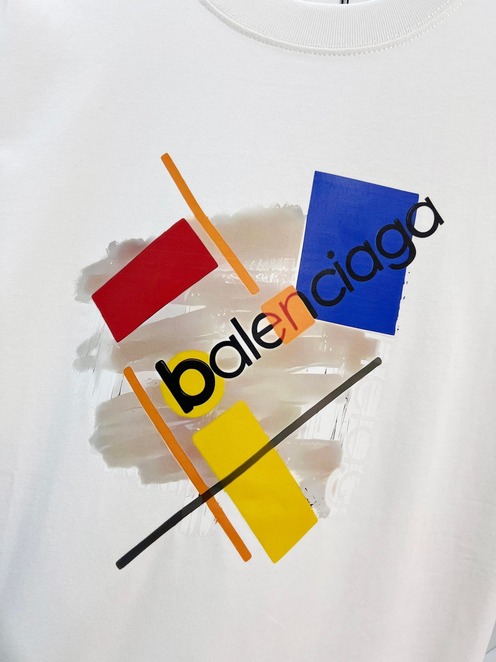 Color blocked graffiti letter round neck T-shirt