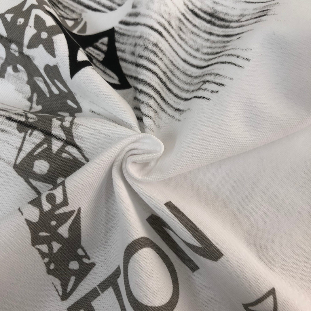 Latest versatile short sleeved T-shirt for both men and women