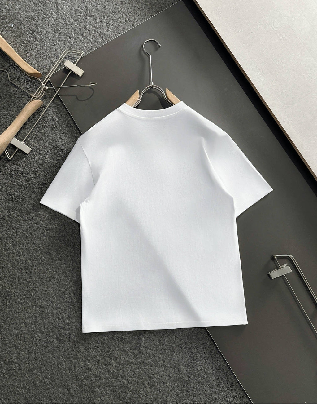 Summer new round neck short sleeved shirt
