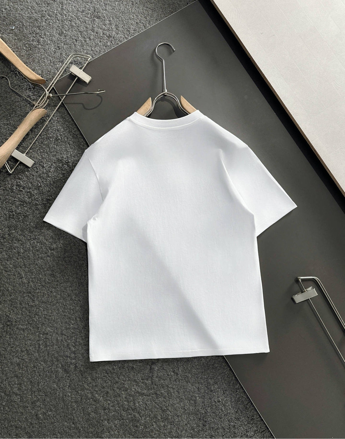 Summer new round neck short sleeved shirt