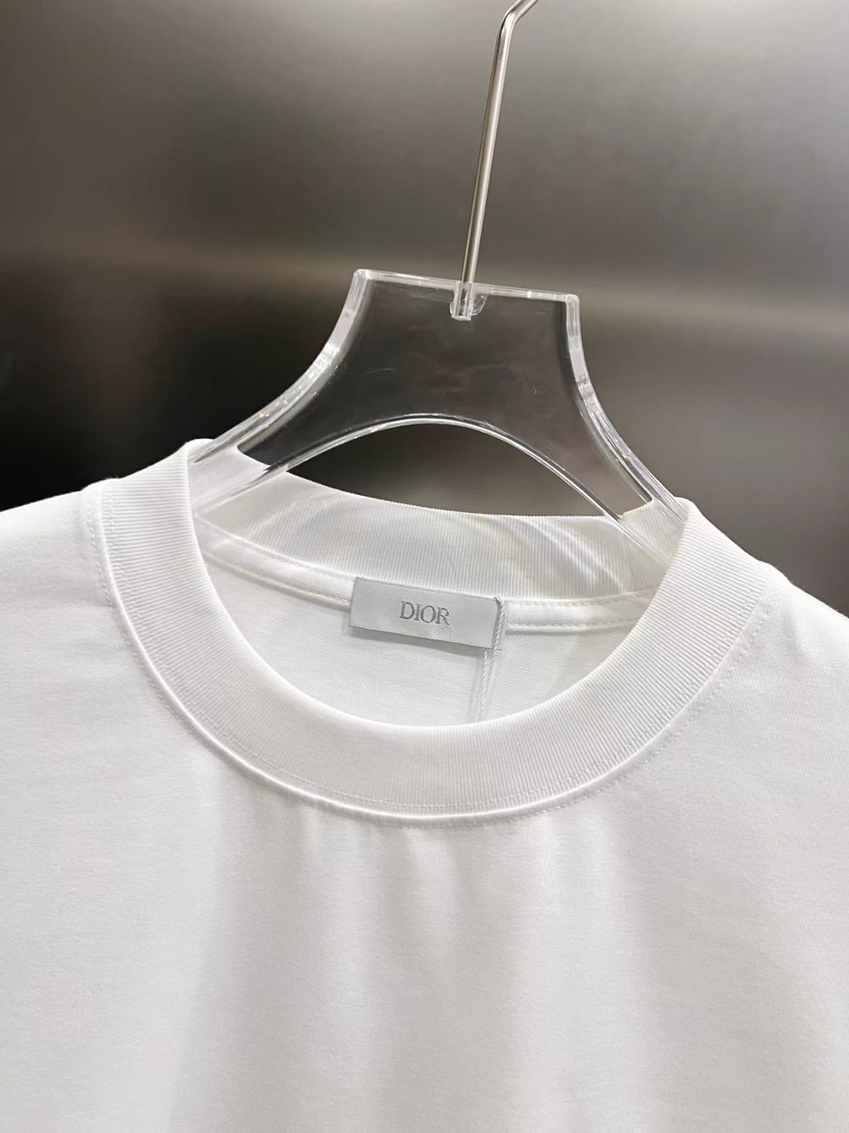 New letter sticker short sleeved shirt