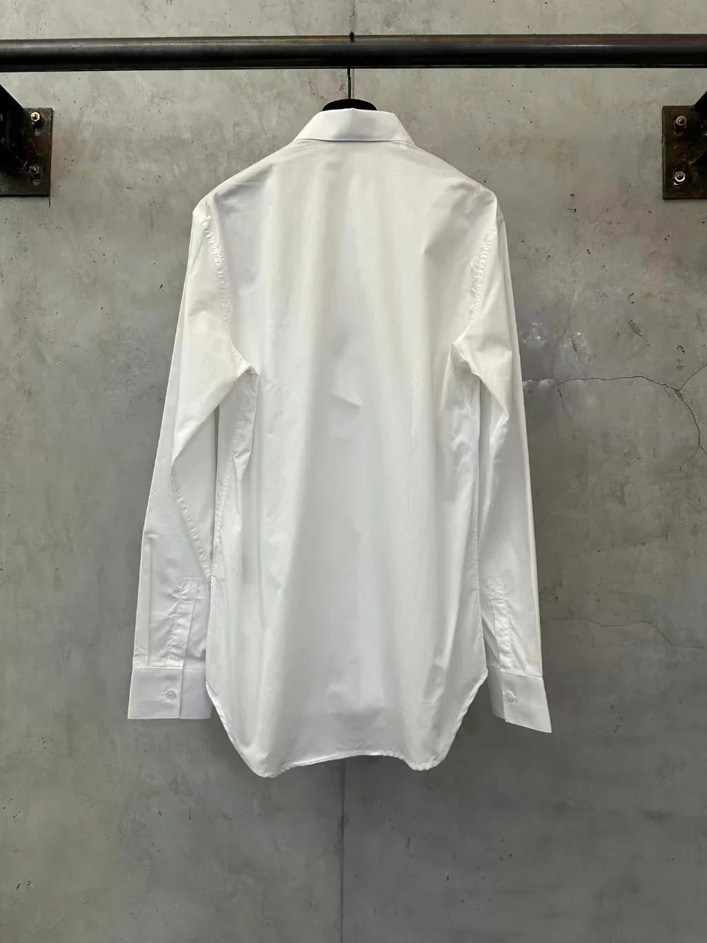 New lapel patch pocket long sleeved shirt