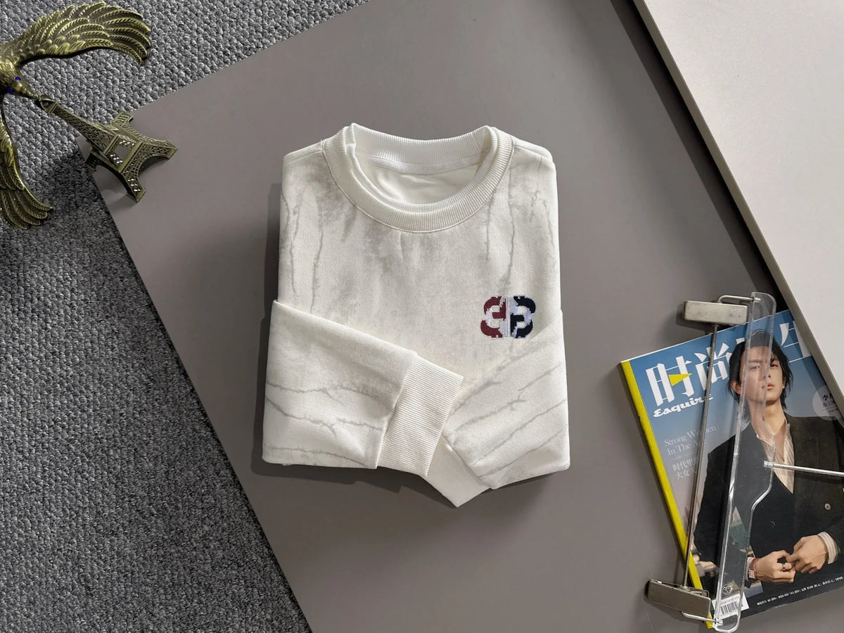 New round neck sweatshirt with long sleeves