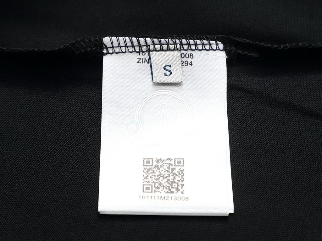 New color blocked embroidered letter T-shirt