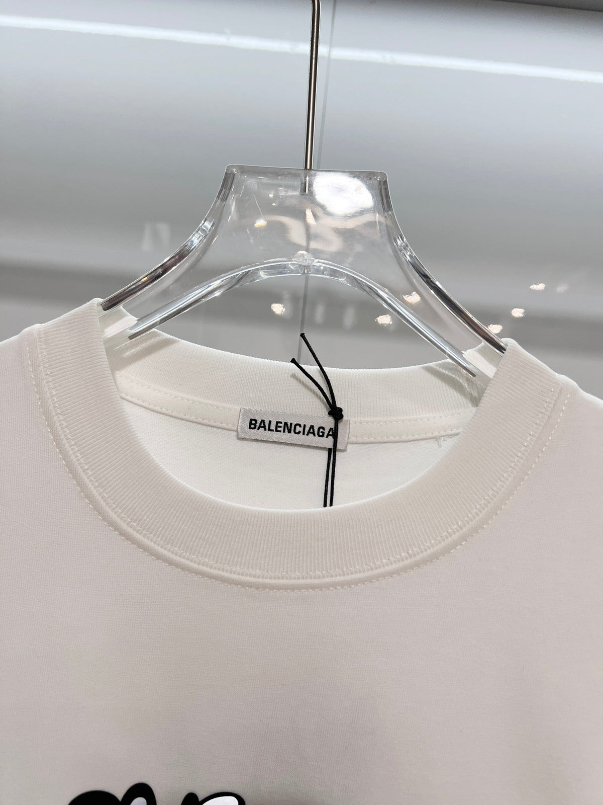 Simple color blocked offset letter round neck T-shirt