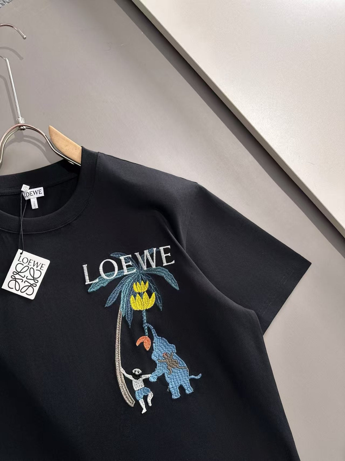 New embroidered letter T-shirt