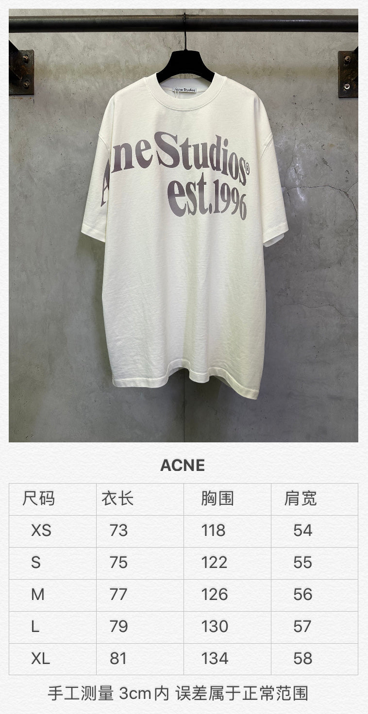 Large letter logo short sleeved T-shirt
