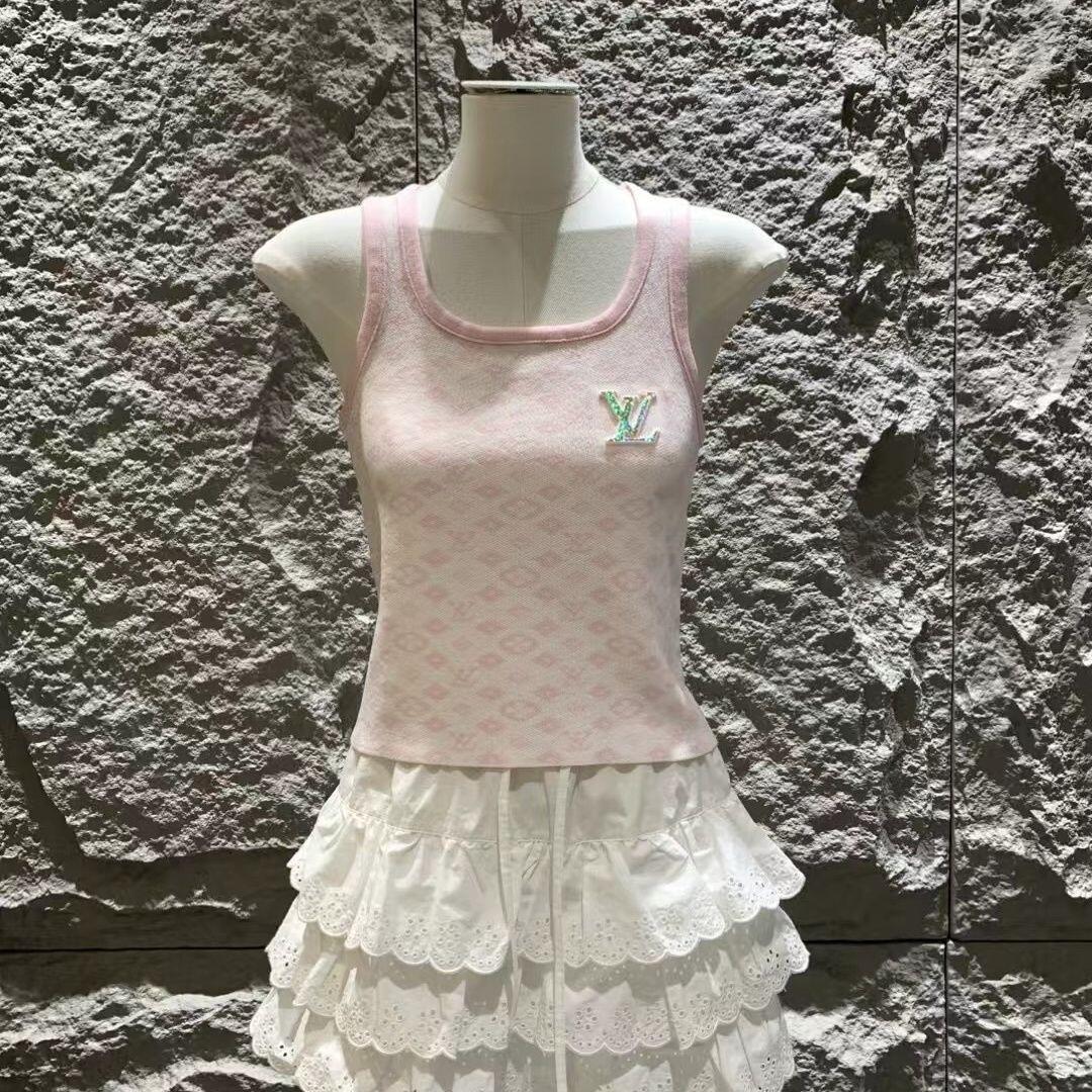 Laser logo knitted vest