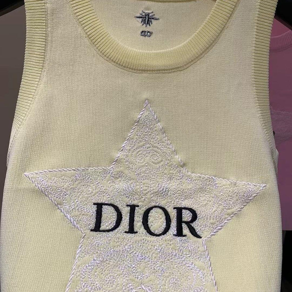 Five-pointed star knitted vest