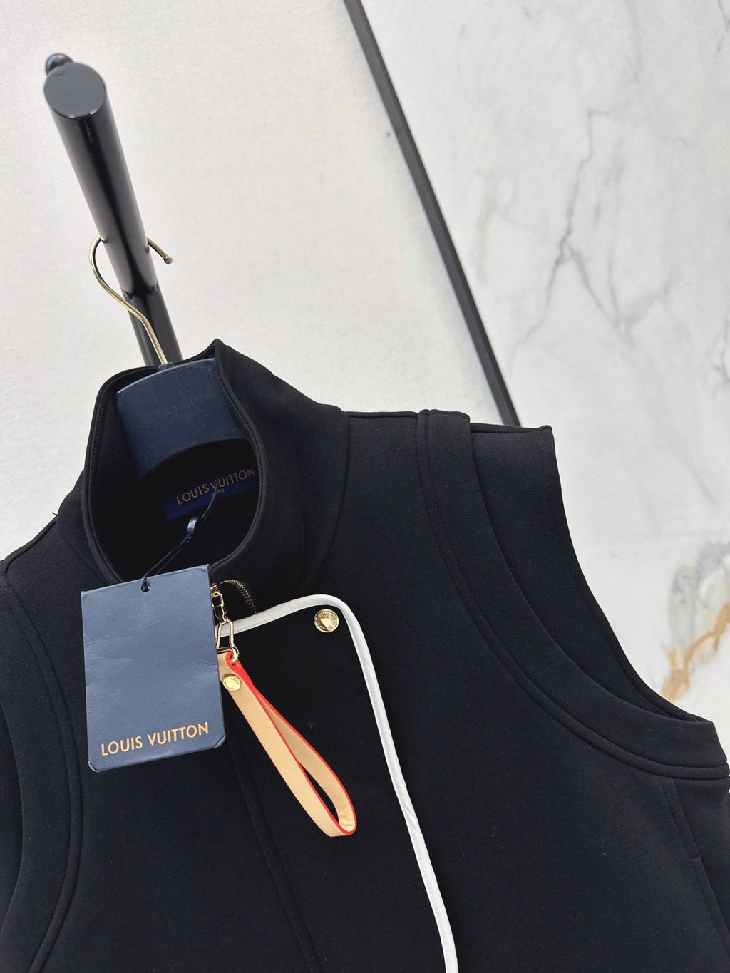 26 Early Autumn New Vest