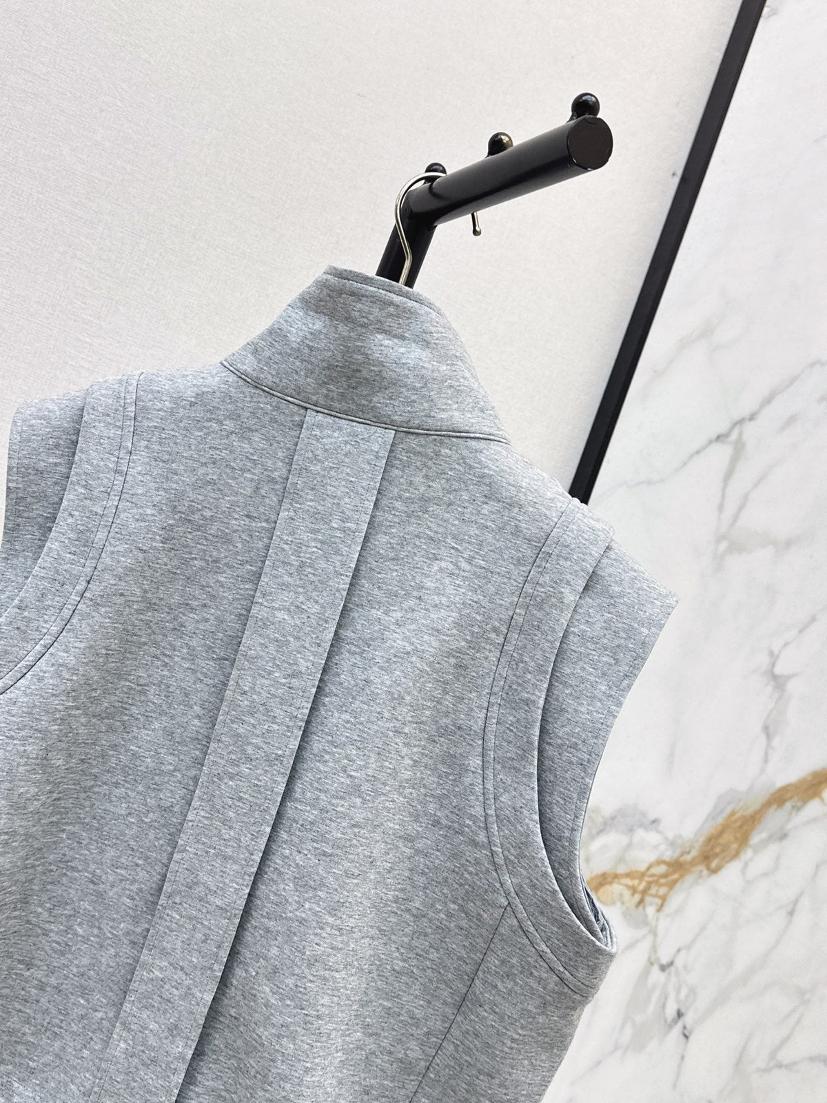 26 Early Autumn New Vest