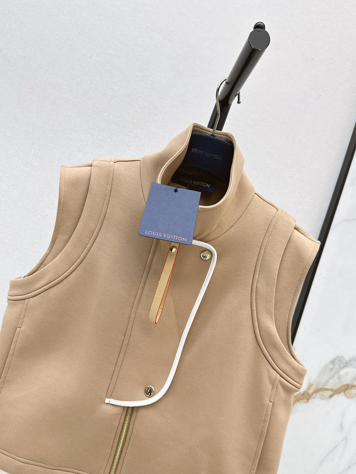 26 Early Autumn New Vest