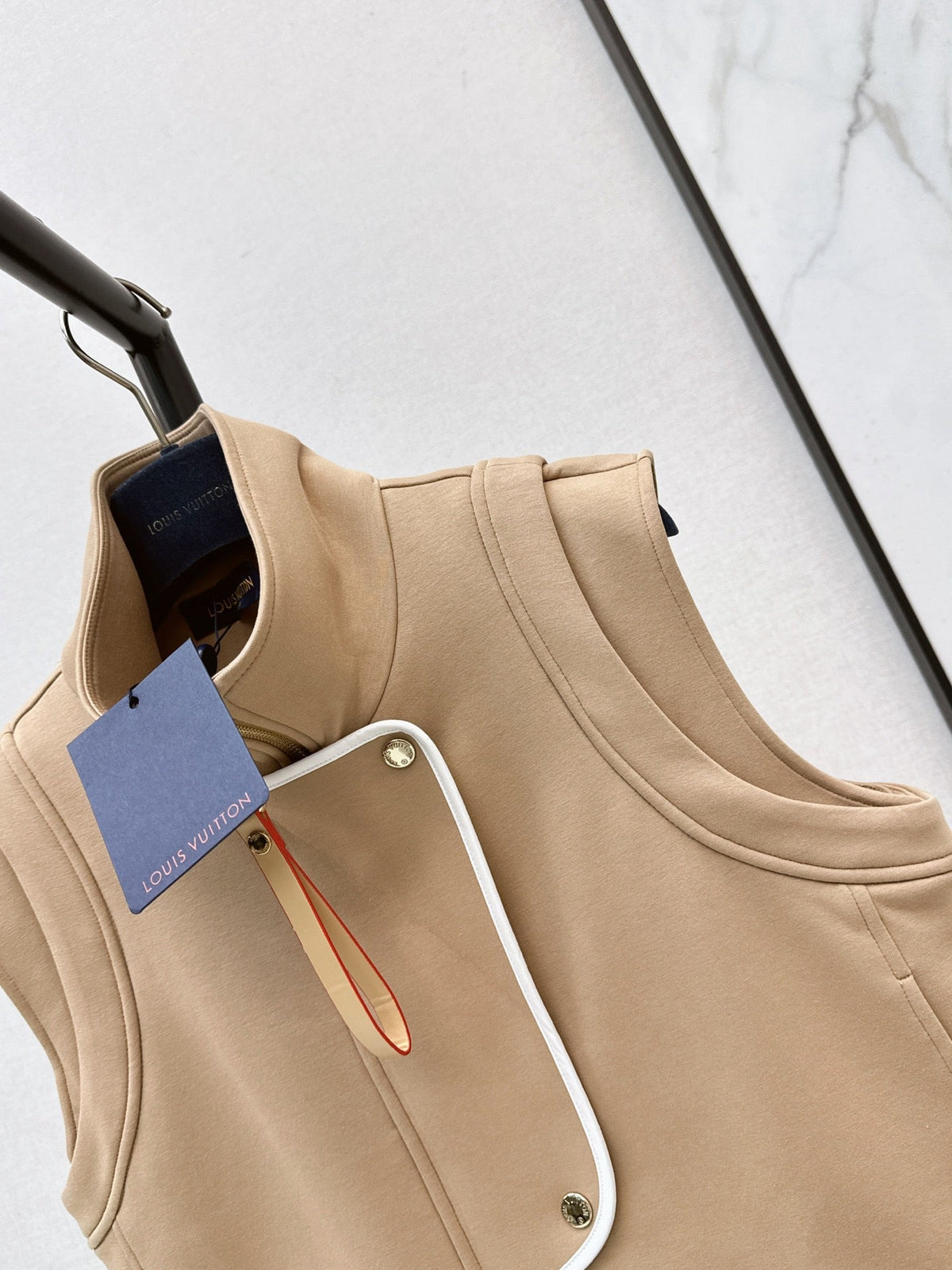 26 Early Autumn New Vest