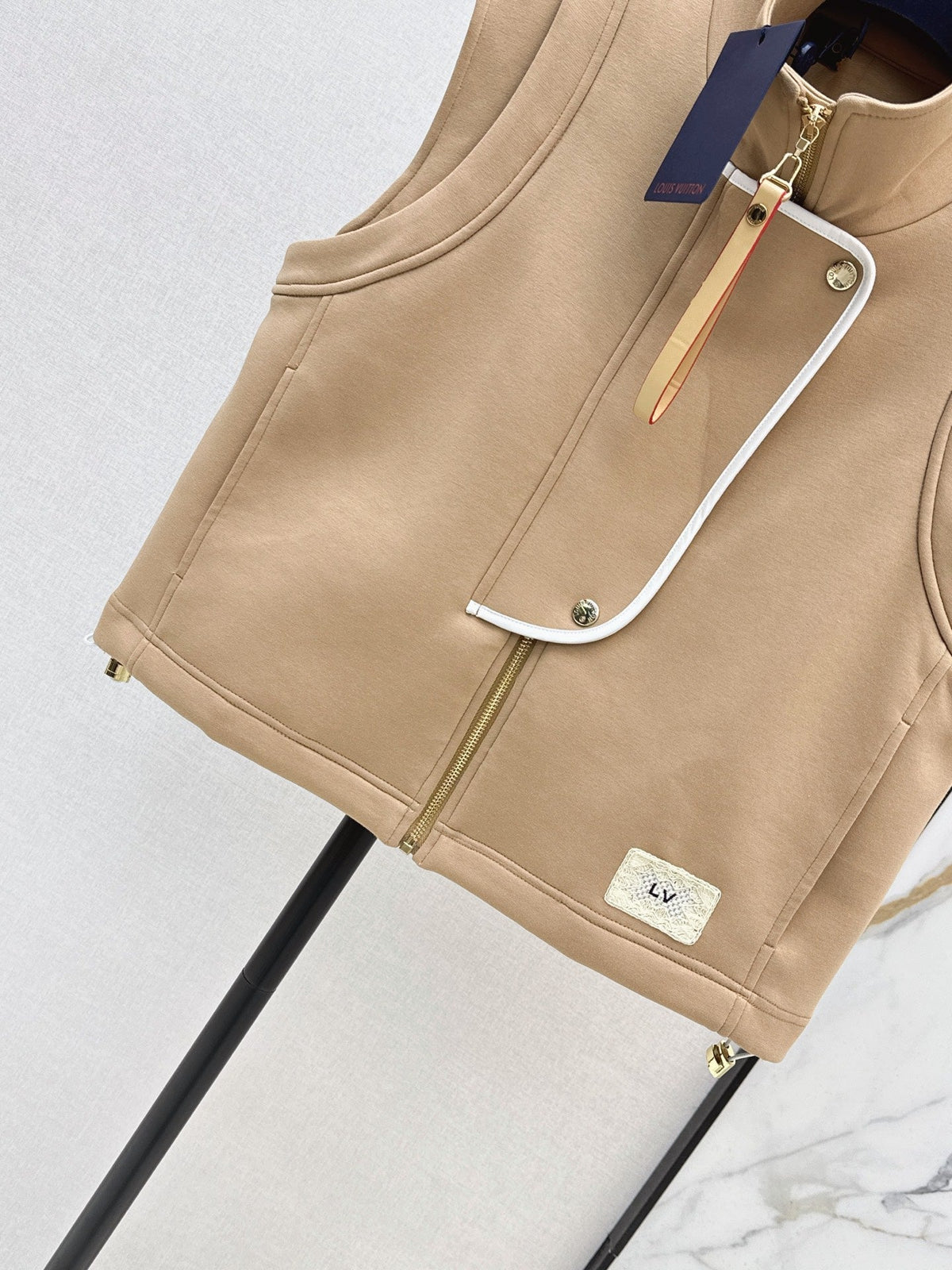 26 Early Autumn New Vest