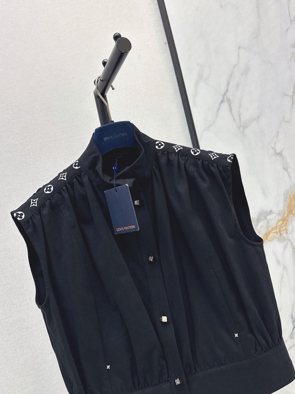 26 Early Autumn New Vest