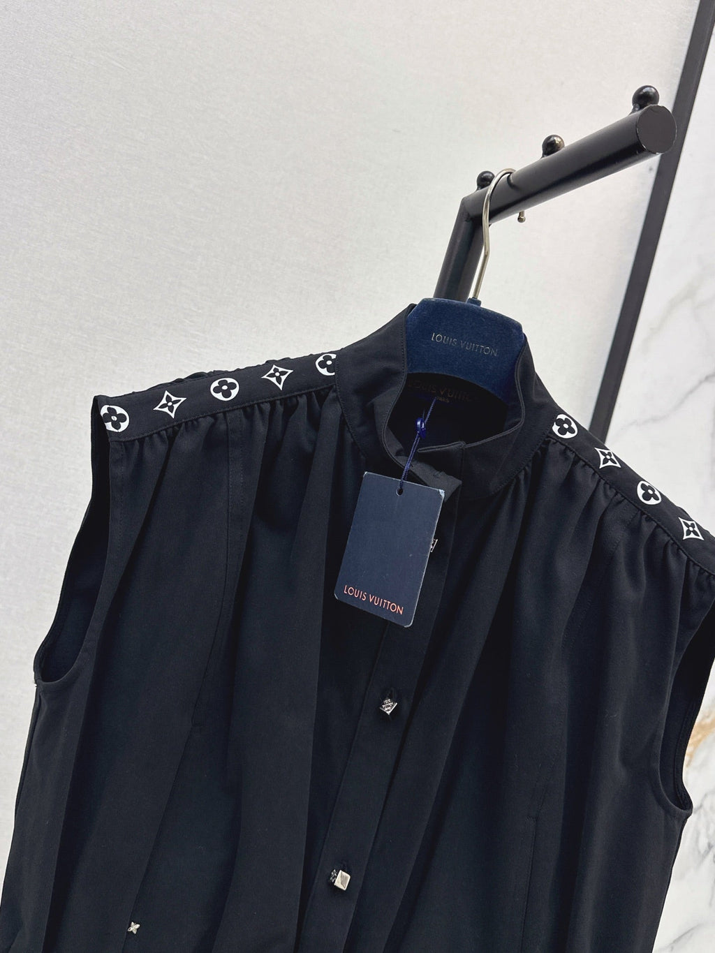 26 Early Autumn New Vest