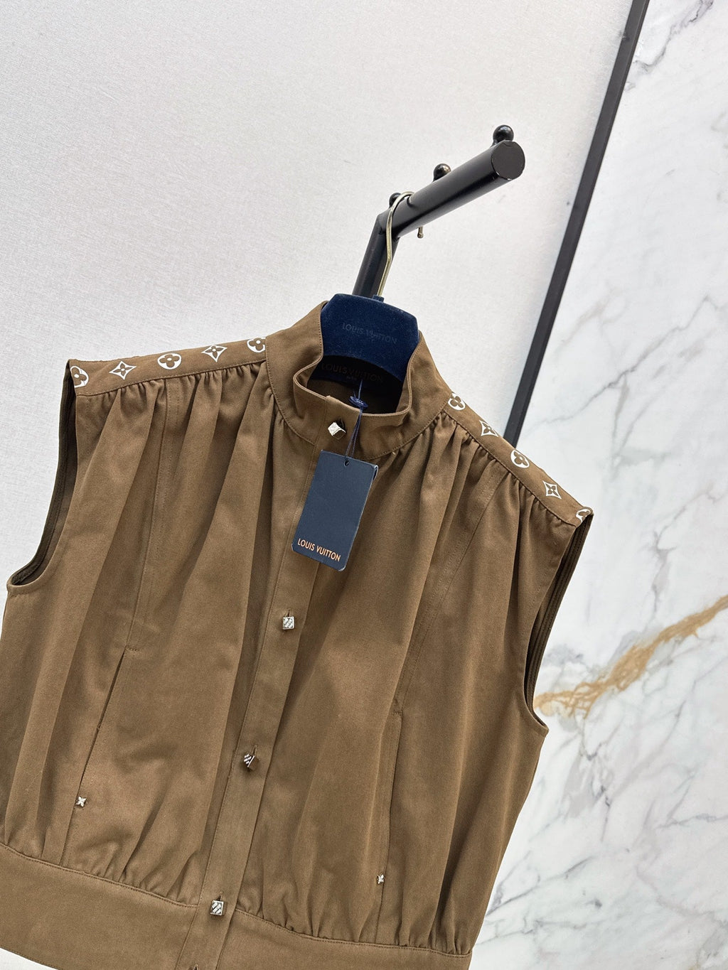26 Early Autumn New Vest