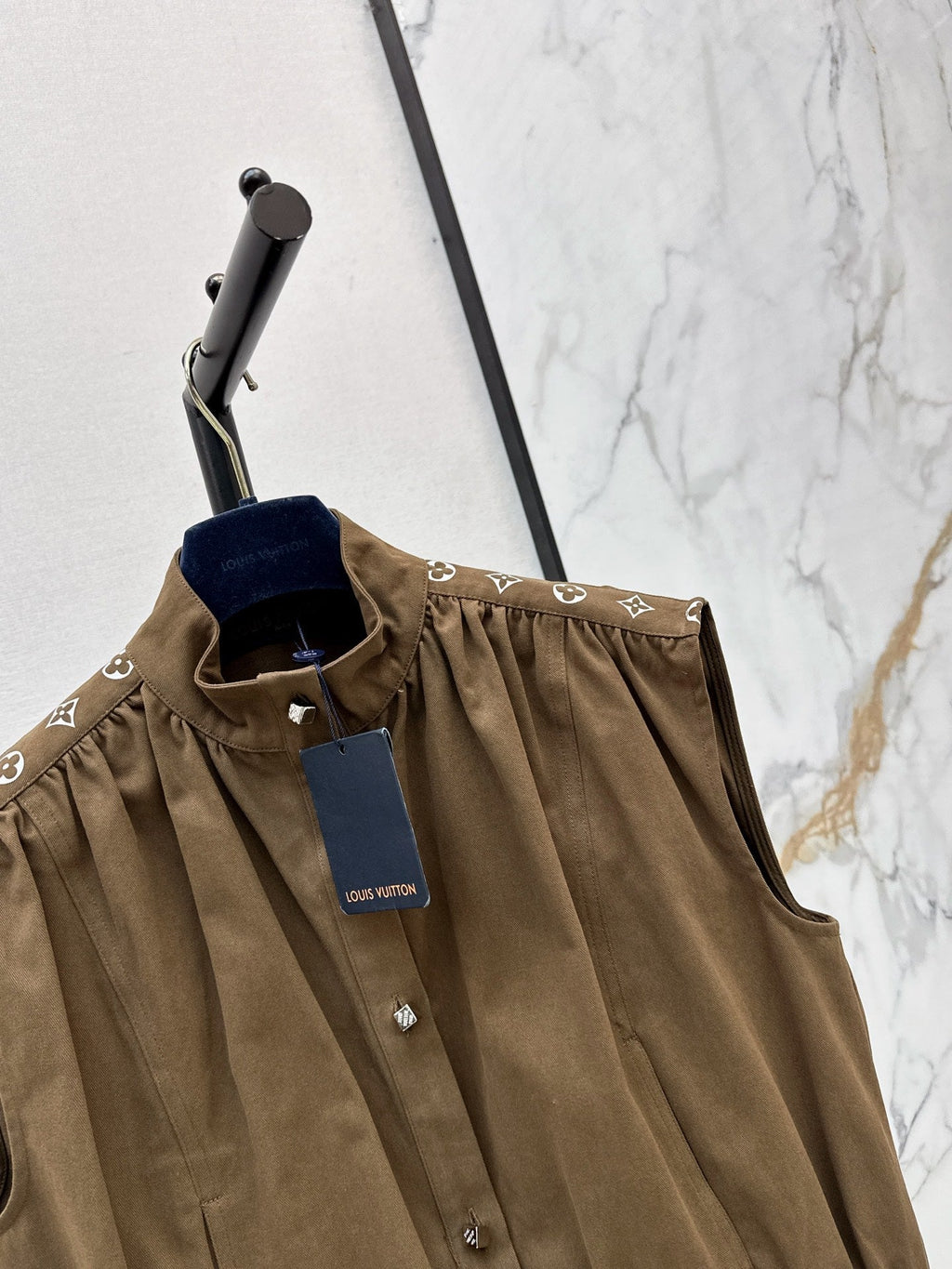 26 Early Autumn New Vest