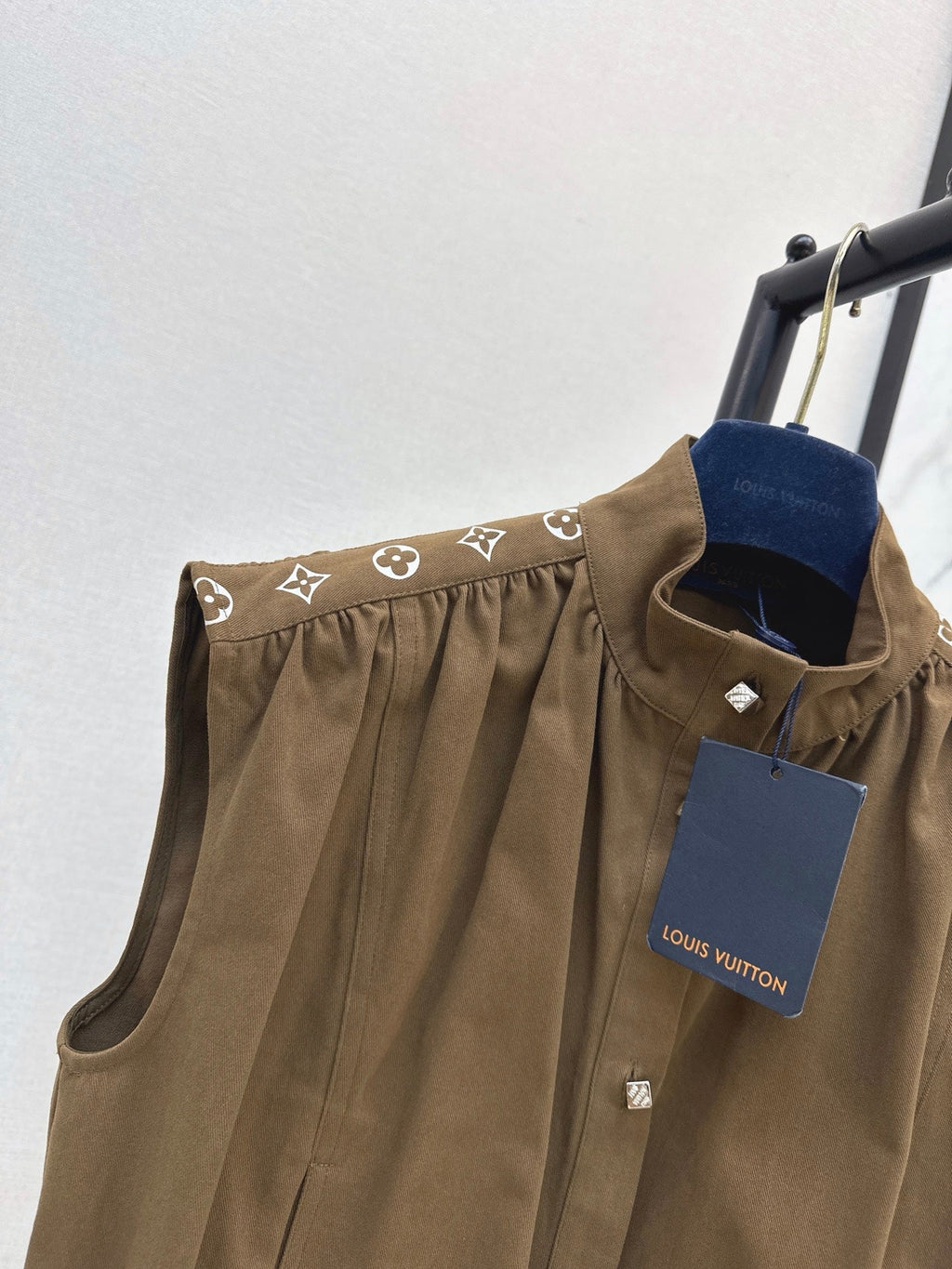 26 Early Autumn New Vest