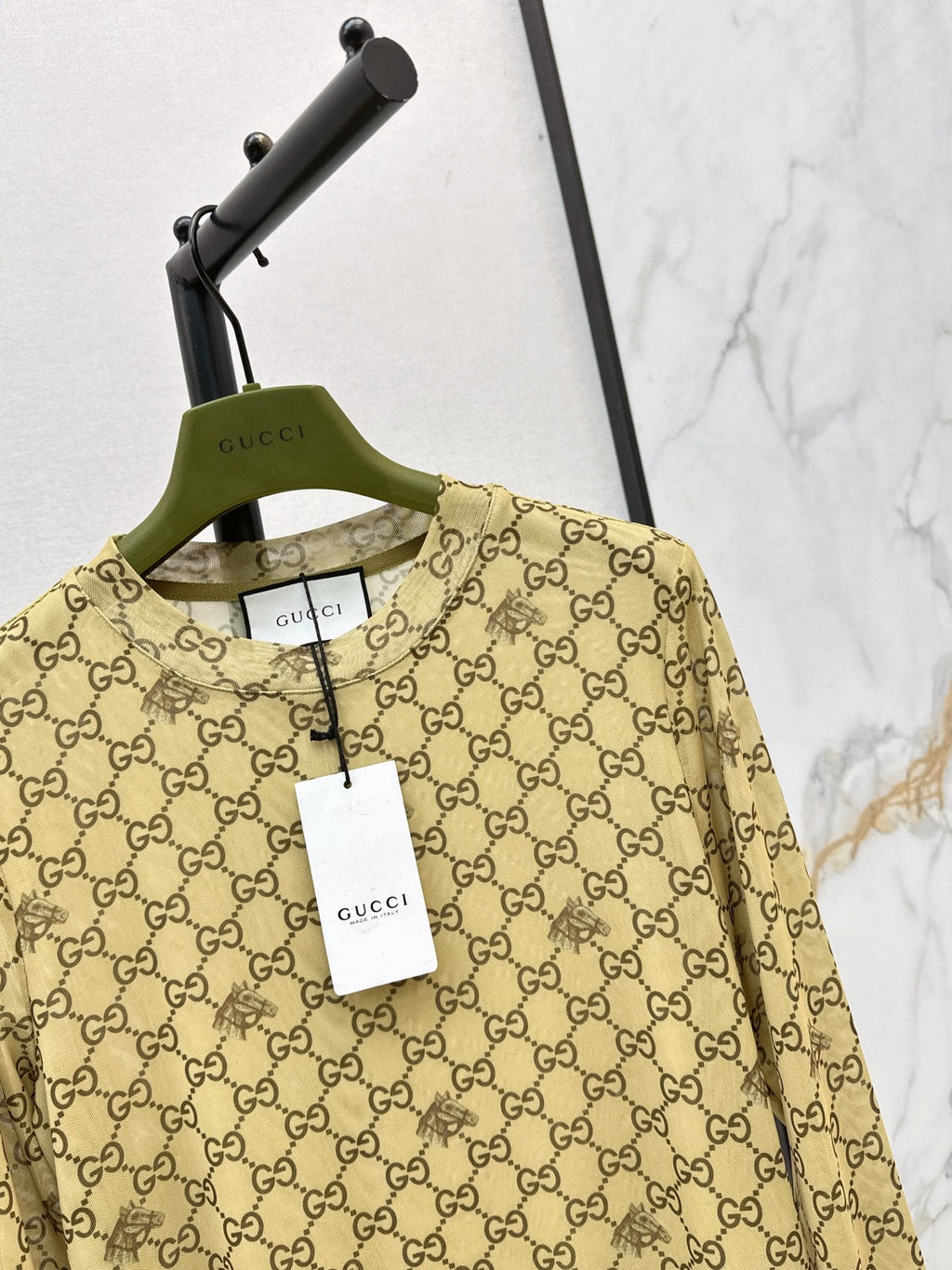 26 Early Autumn Latest Base Shirt