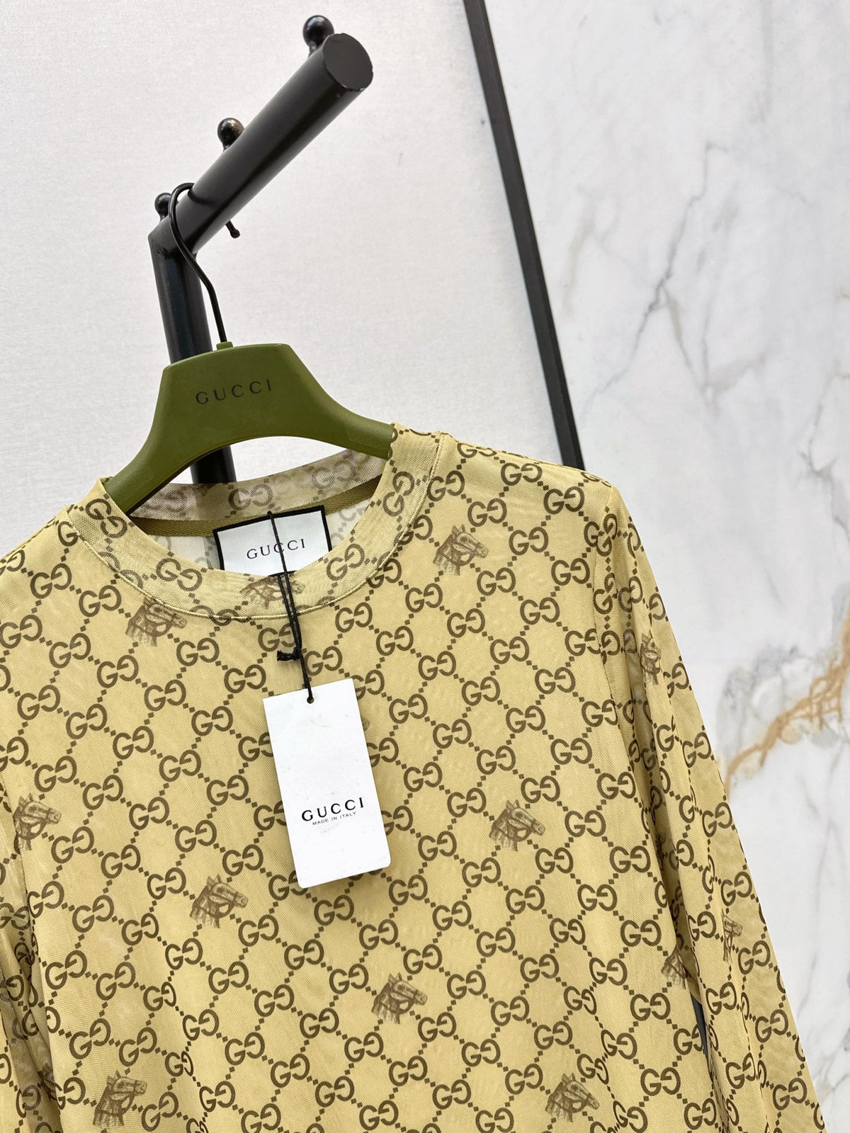26 Early Autumn Latest Base Shirt