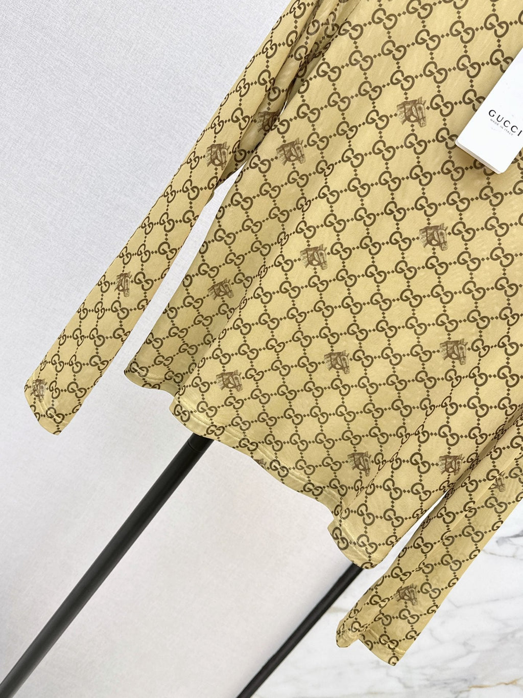 26 Early Autumn Latest Base Shirt