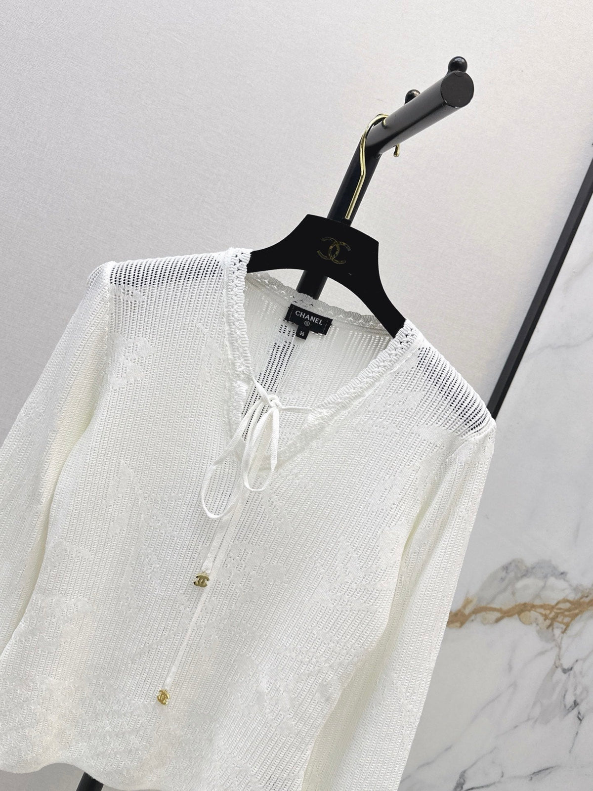 26 Early Autumn Latest Floral Hollow Jacquard V-Neck Knit Top