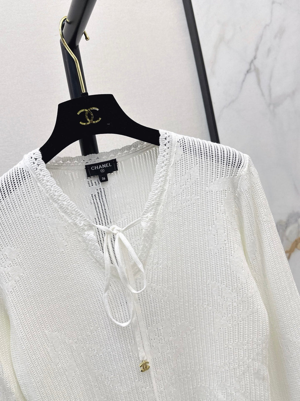 26 Early Autumn Latest Floral Hollow Jacquard V-Neck Knit Top