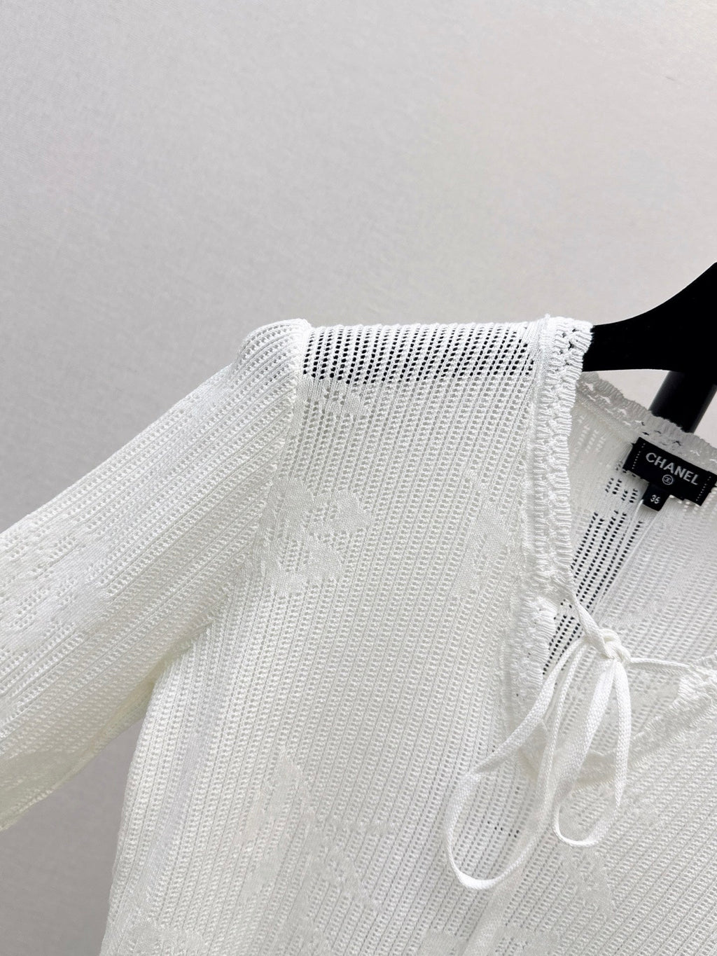26 Early Autumn Latest Floral Hollow Jacquard V-Neck Knit Top