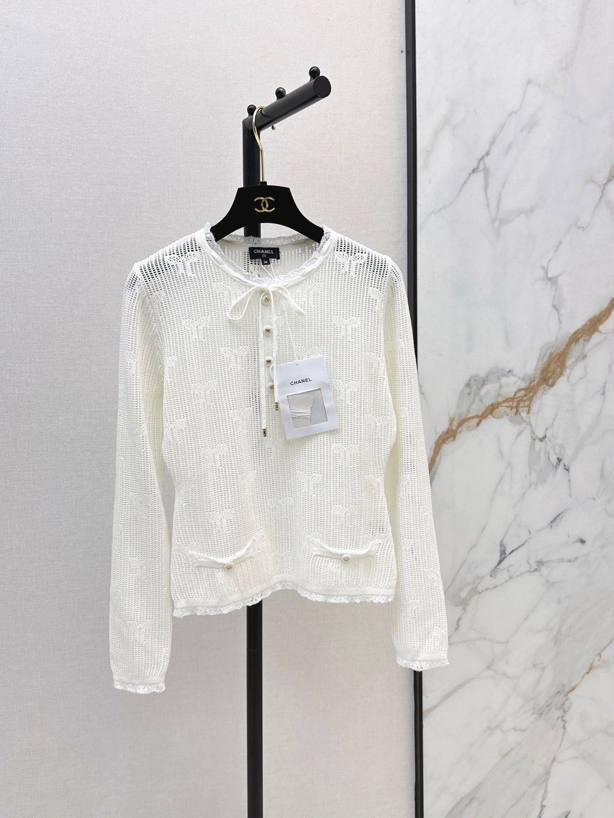 26 Early Autumn Latest Hollow-Out Long-Sleeve Knit Sweater